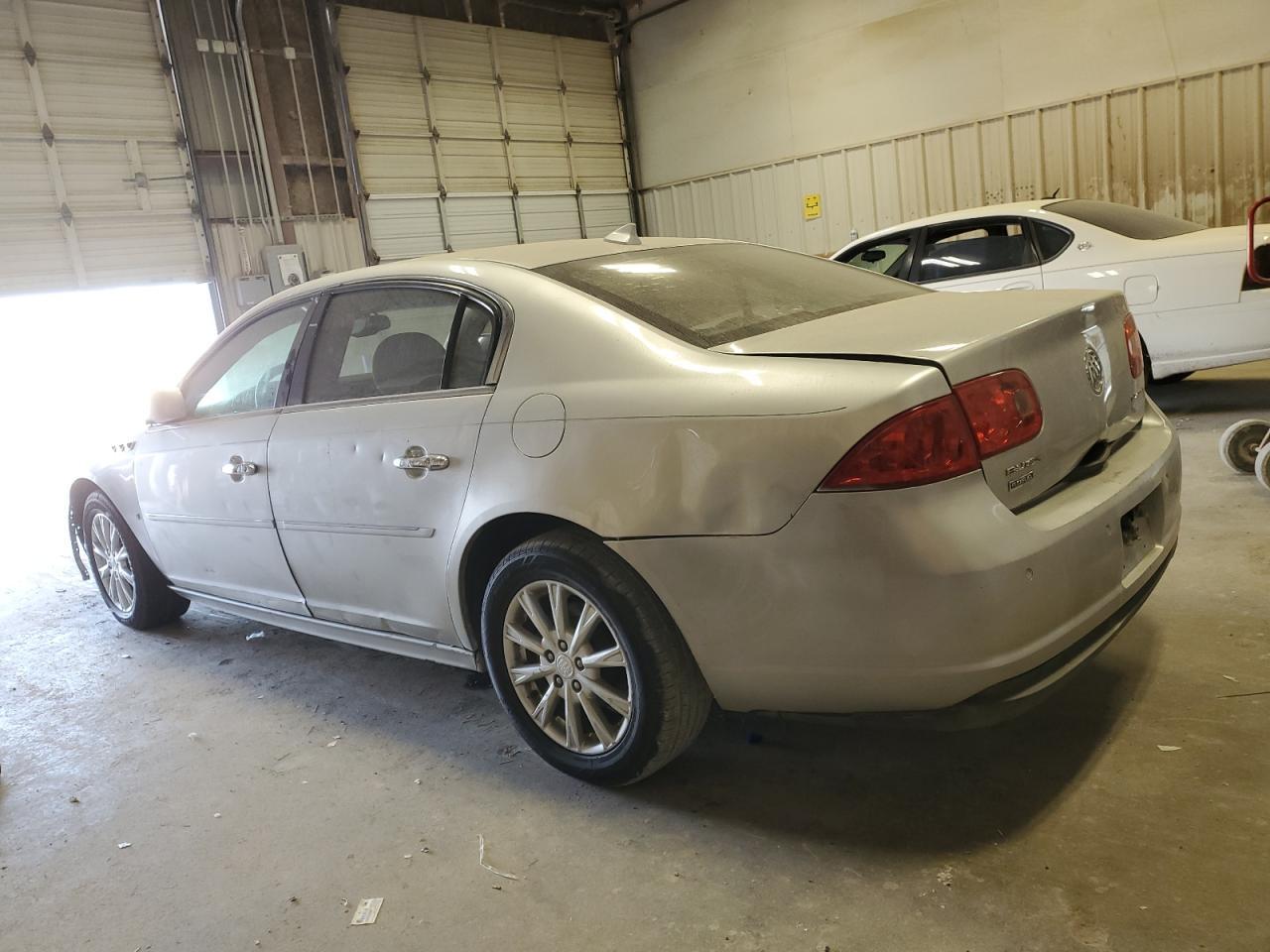 2010 Buick Lucerne Cx - Image 2