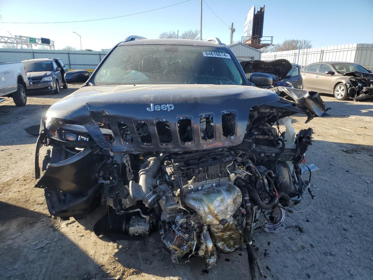 2020 Jeep Cherokee Latitude Plus - Фото 5