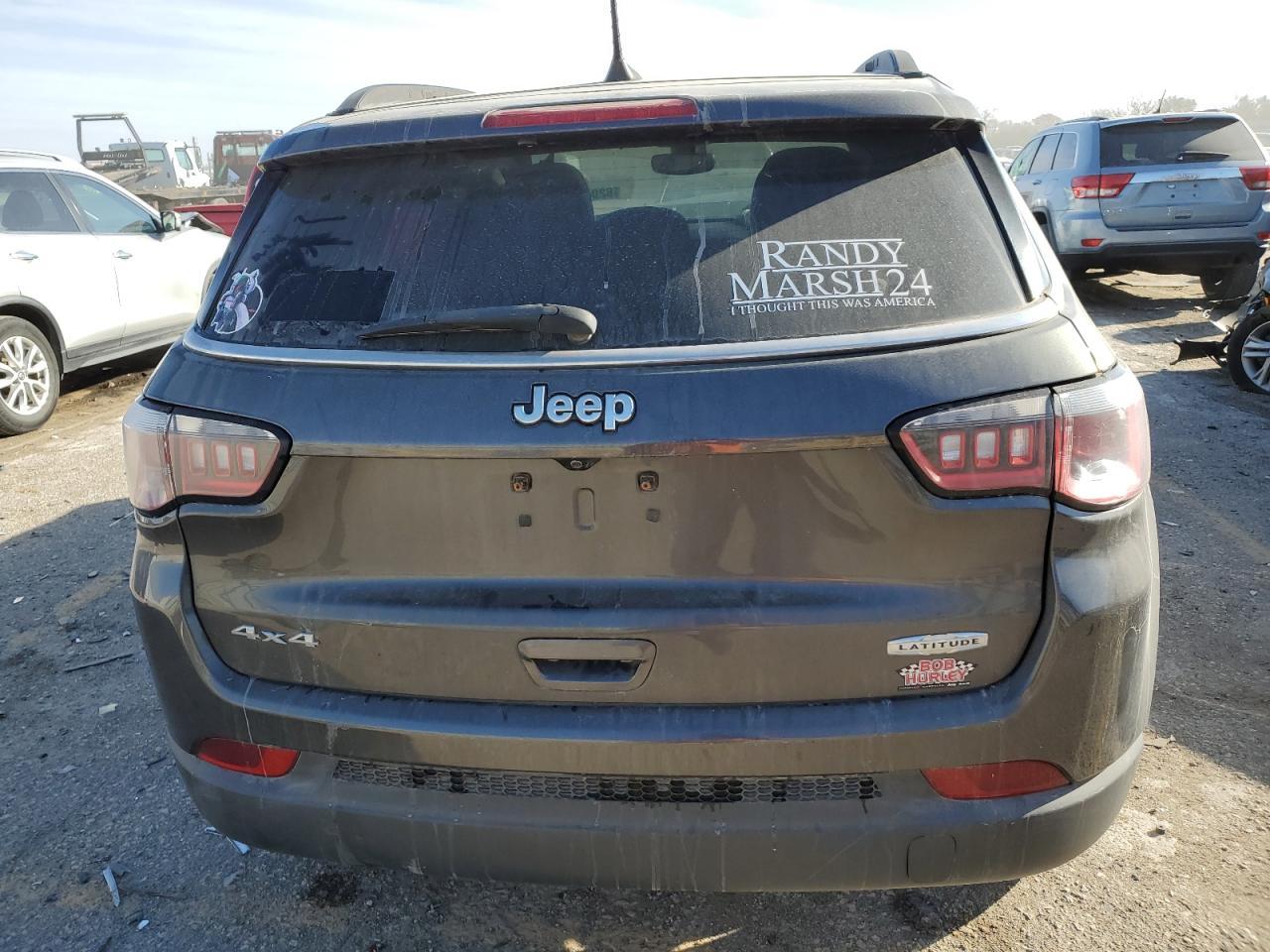2017 Jeep Compass Latitude - Фото 6