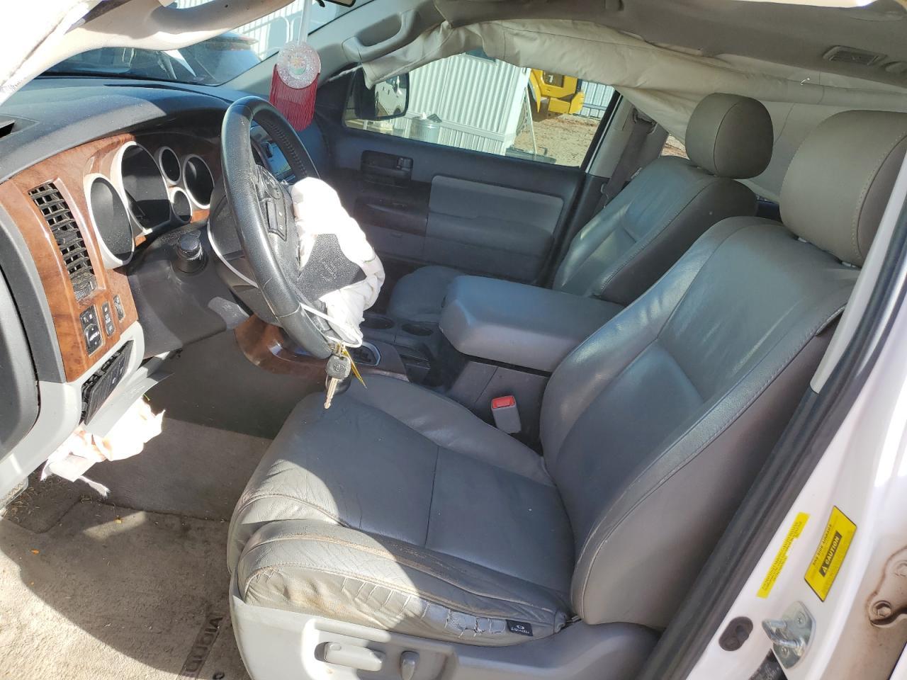 2010 Toyota Sequoia Sr5 - Фото 7