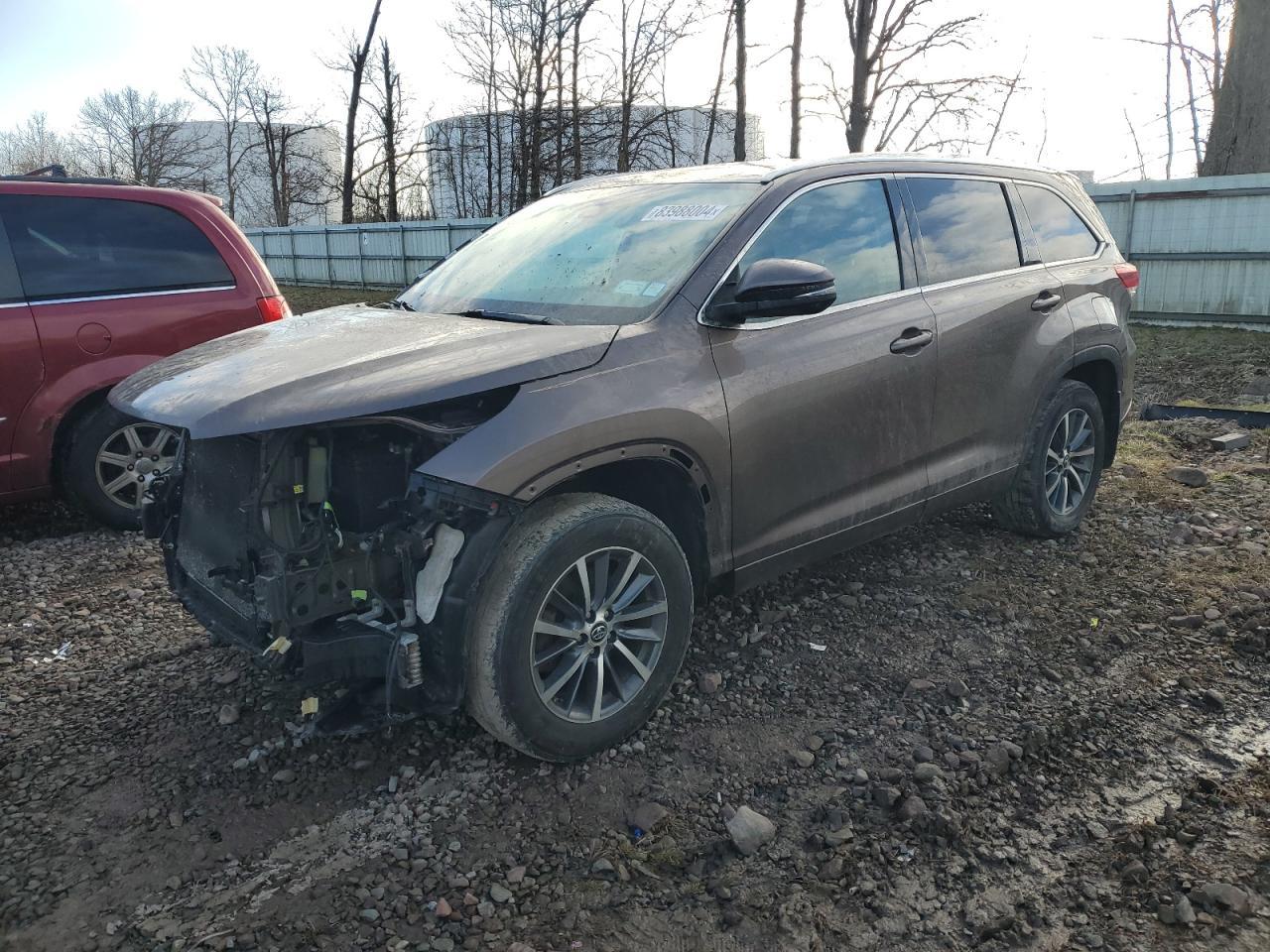2017 Toyota Highlander Se
