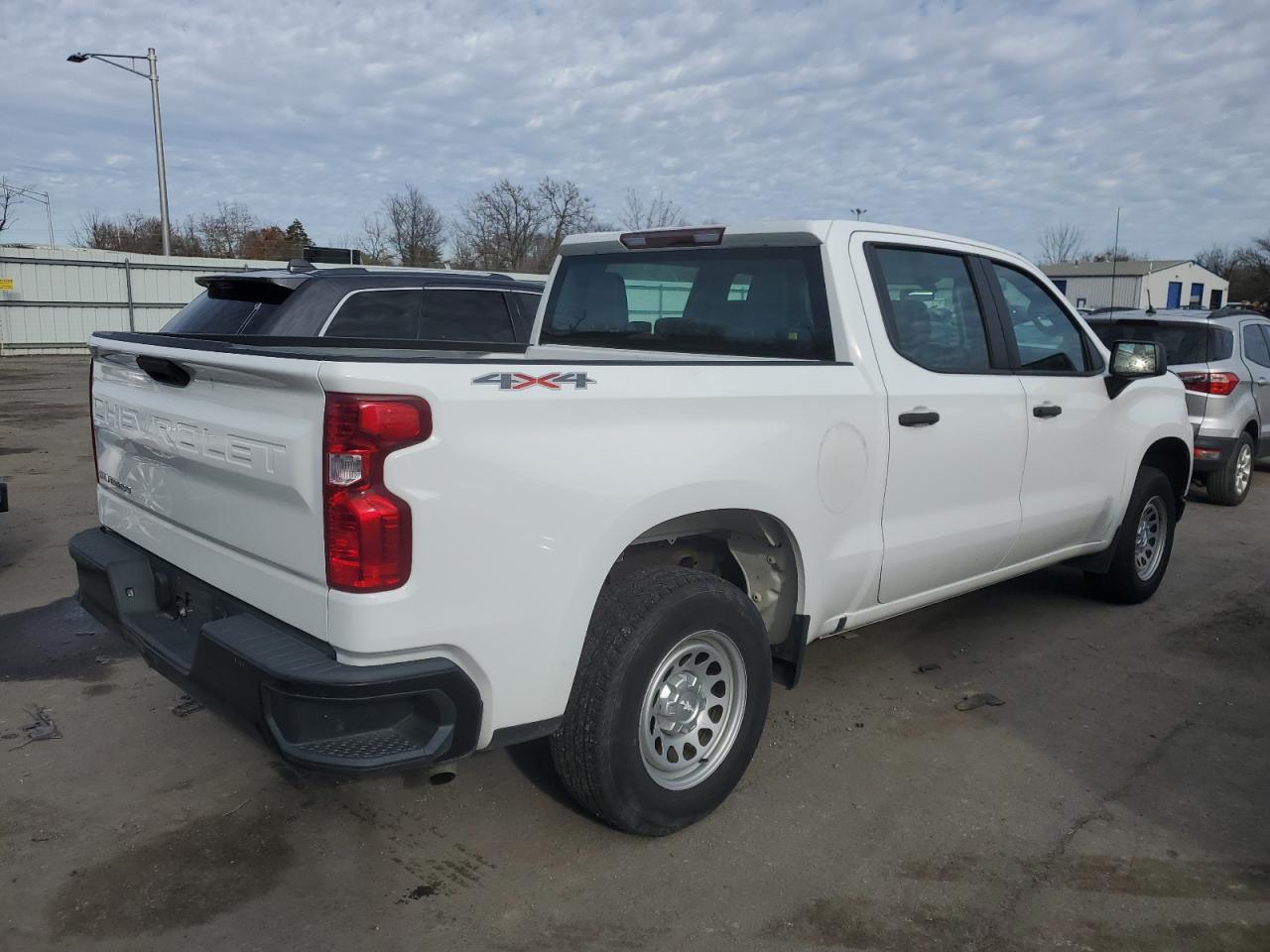 2021 Chevrolet Silverado K1500 - Фото 3