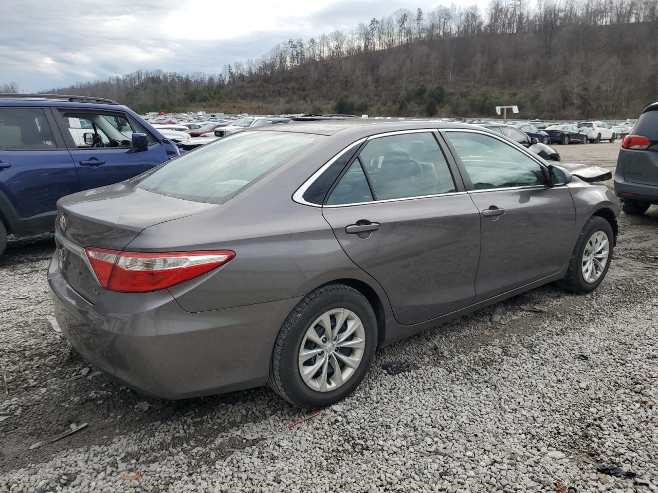 2015 Toyota Camry Le - Image 3