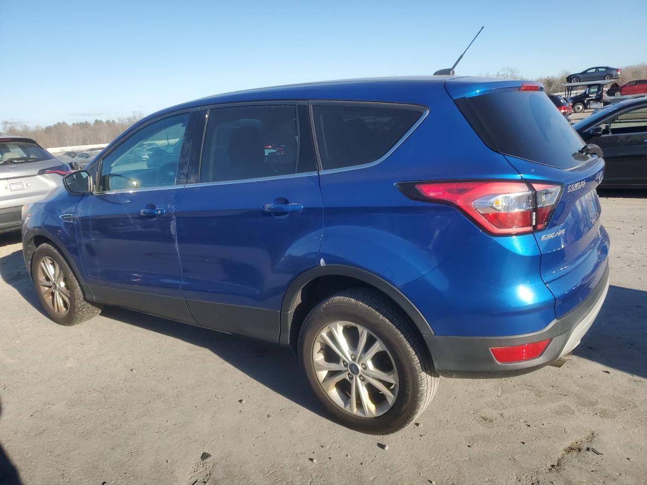2017 Ford Escape Se - Фото 2
