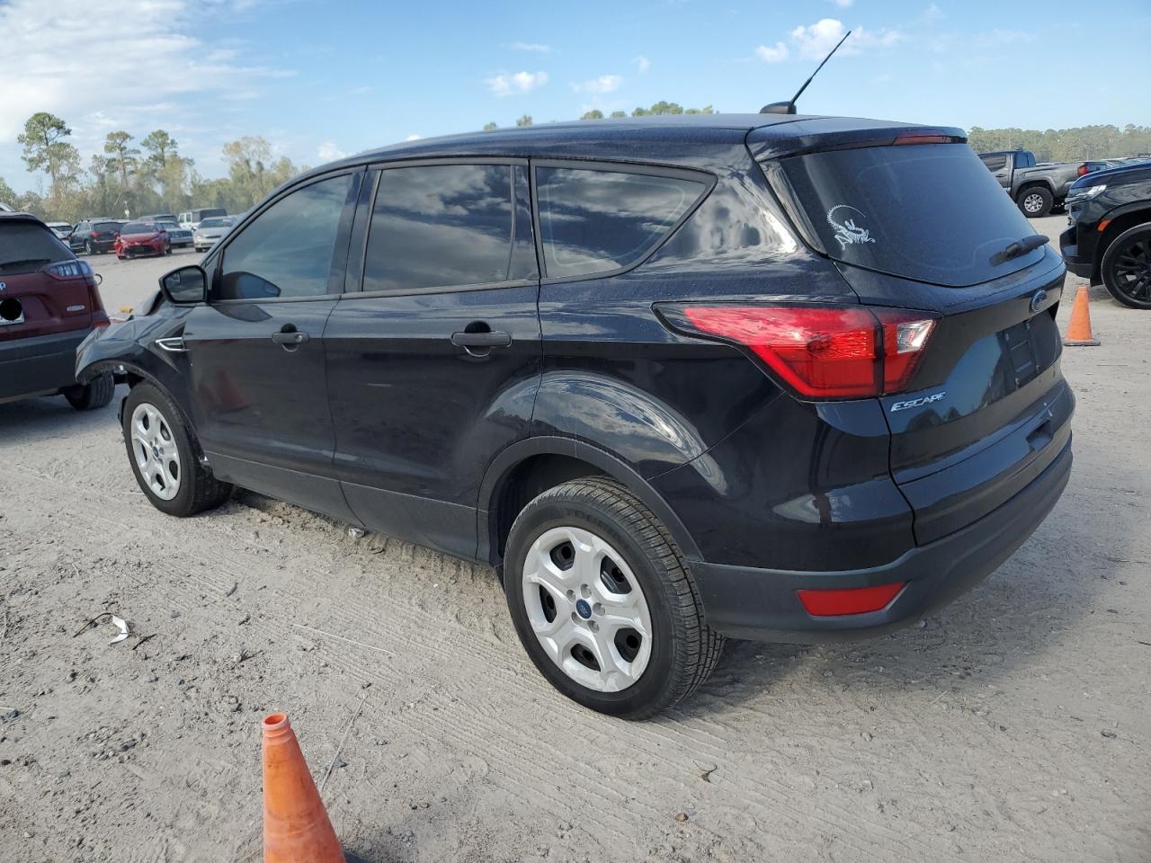 2019 Ford Escape S - Image 2