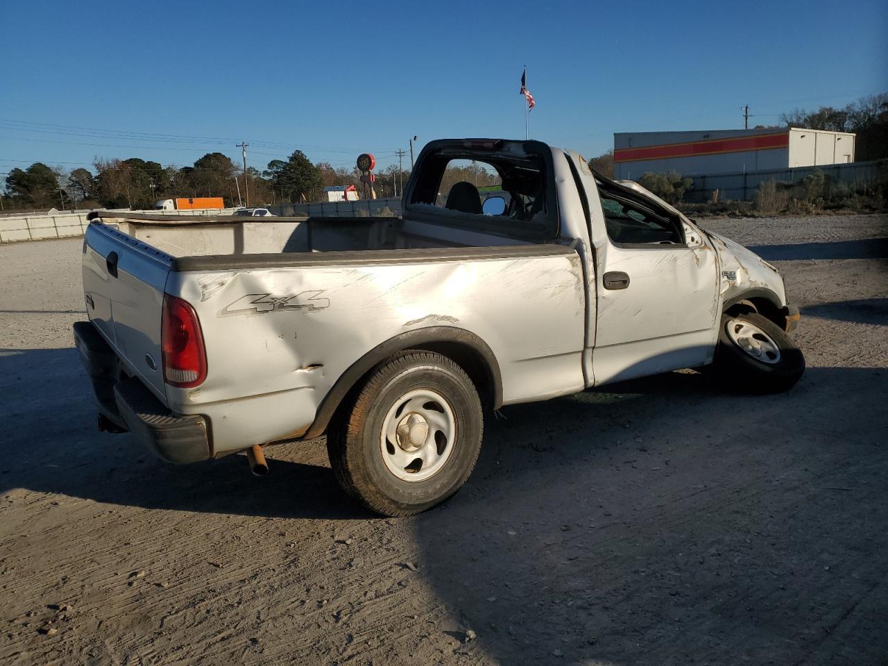 2003 Ford F150 - Image 3