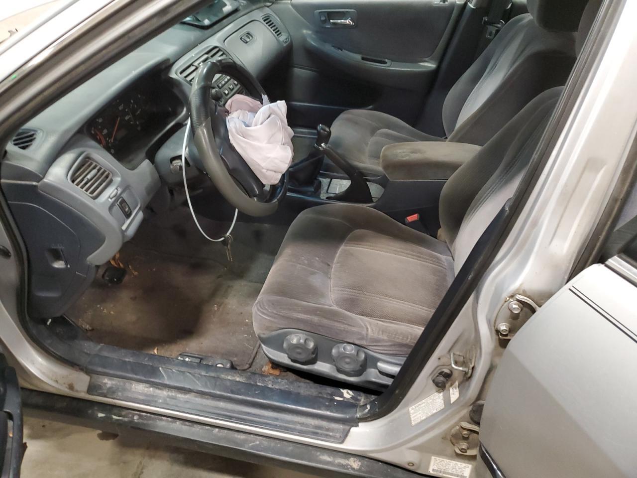 2000 Honda Accord Lx - Image 7