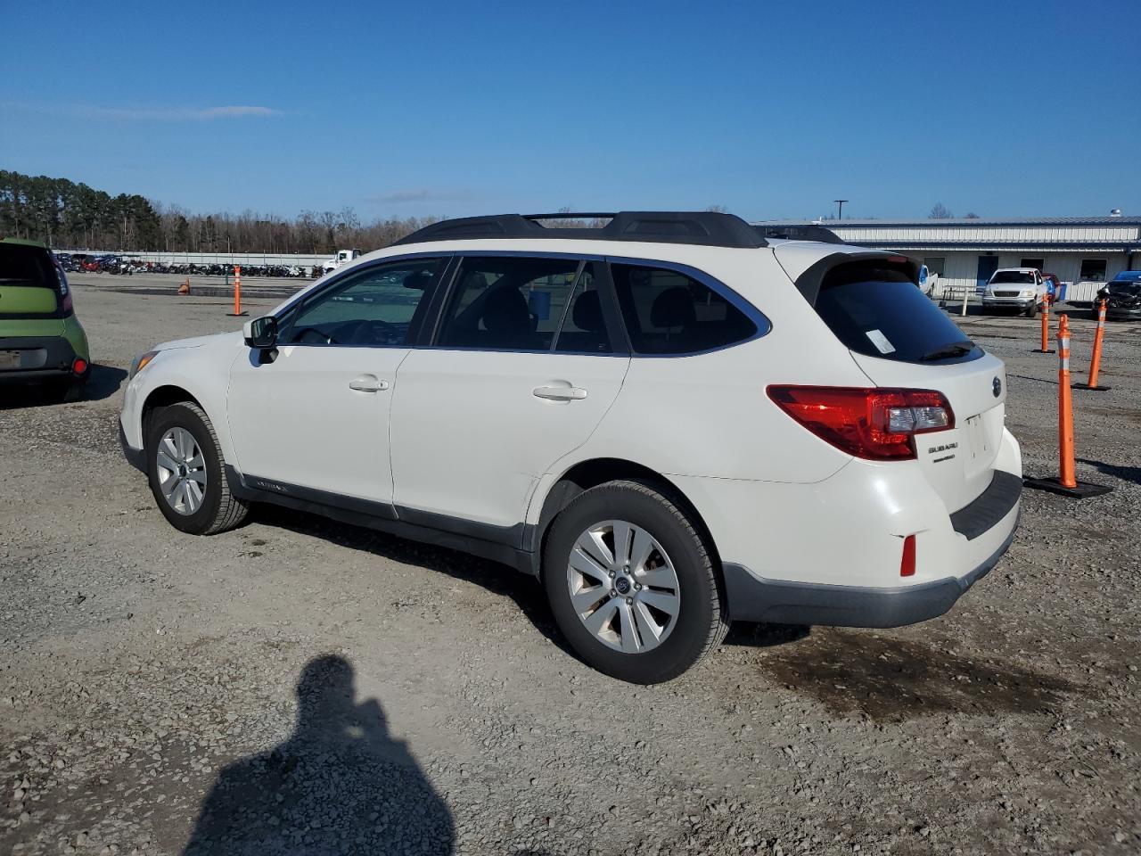 2015 Subaru Outback 2.5I Premium - Фото 2