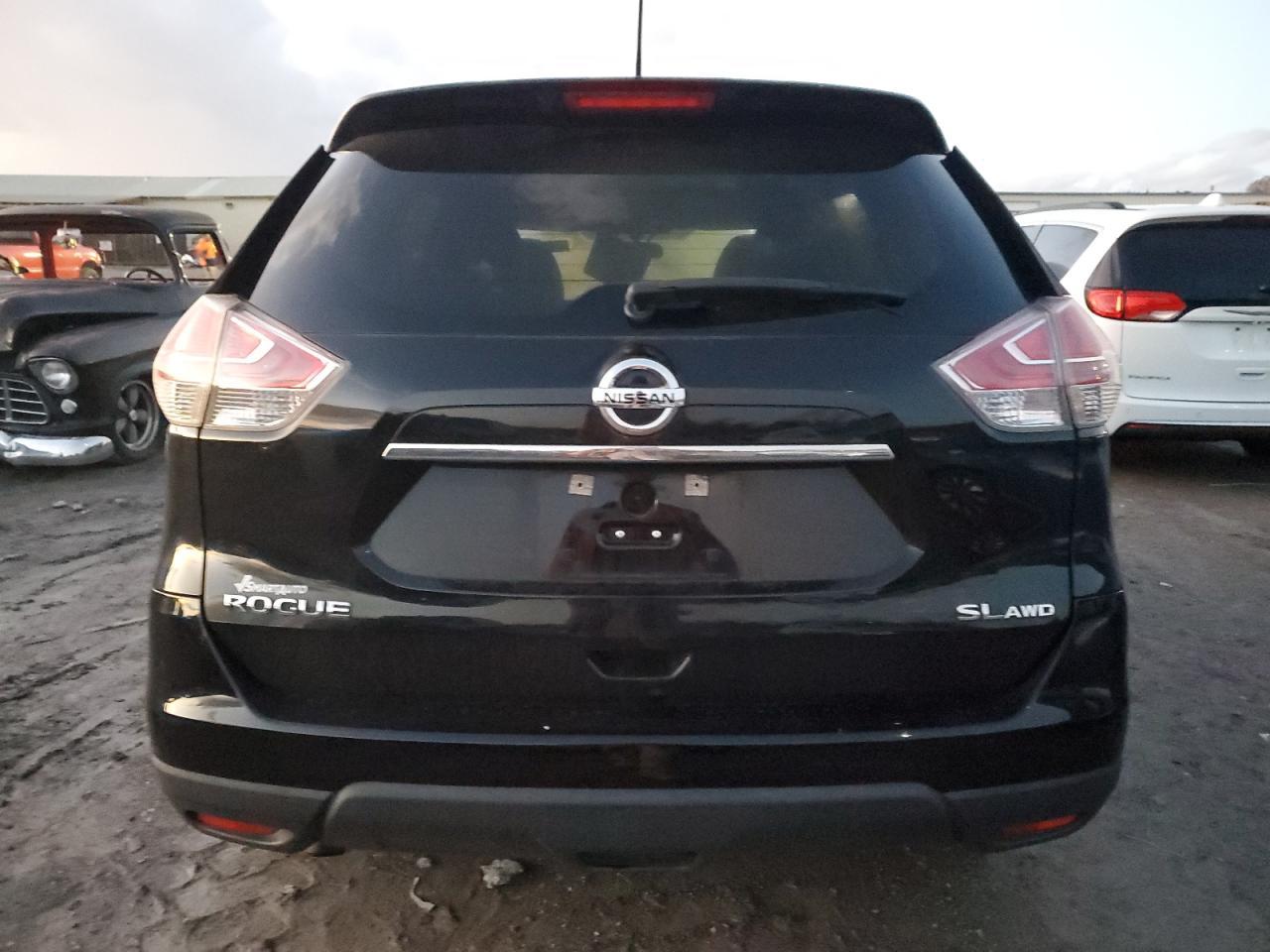 2015 Nissan Rogue S - Фото 6