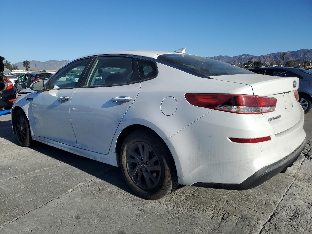 2020 Kia Optima Lx - Фото 2