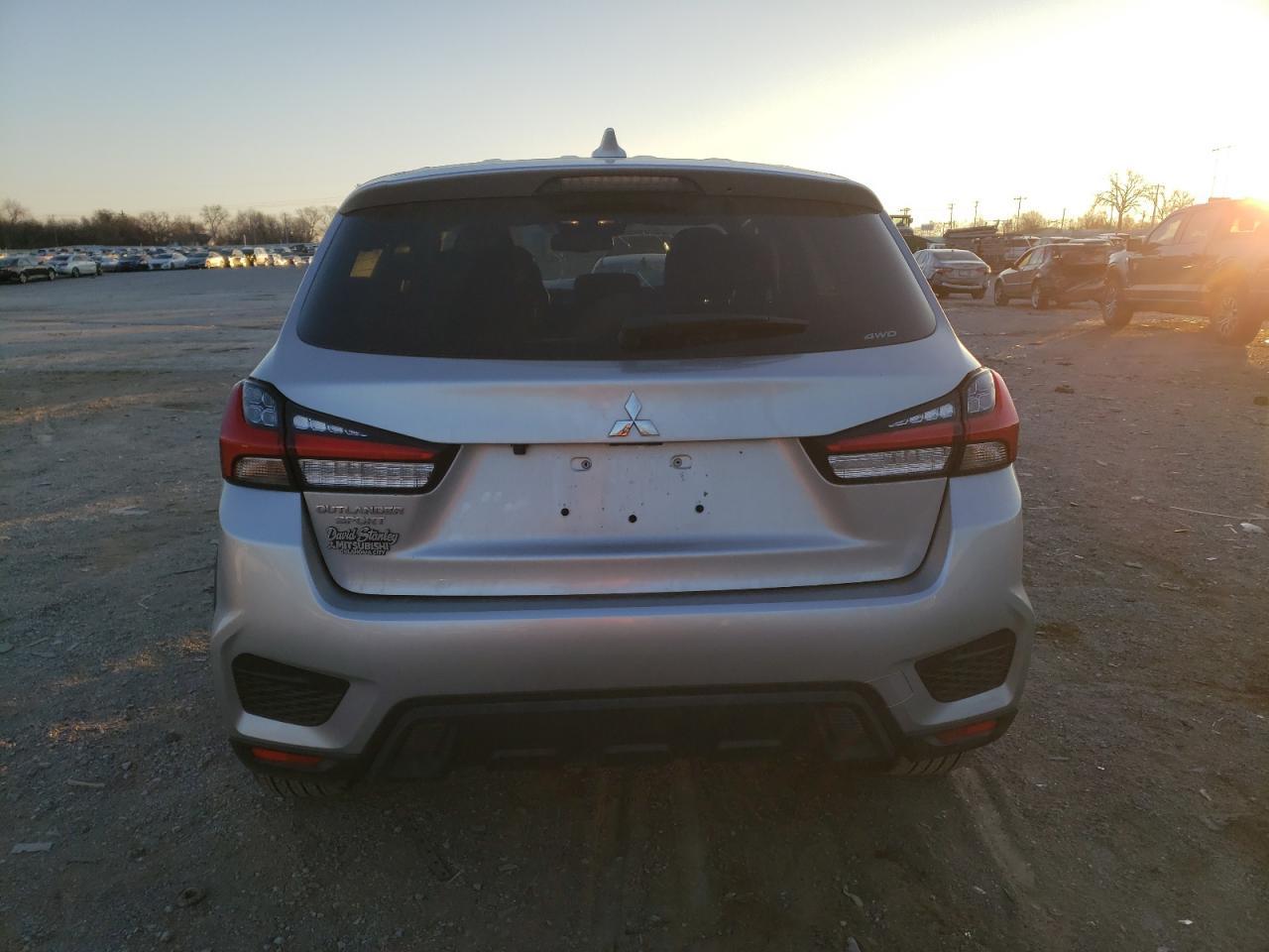 2024 Mitsubishi Outlander Sport S/Se - Фото 6