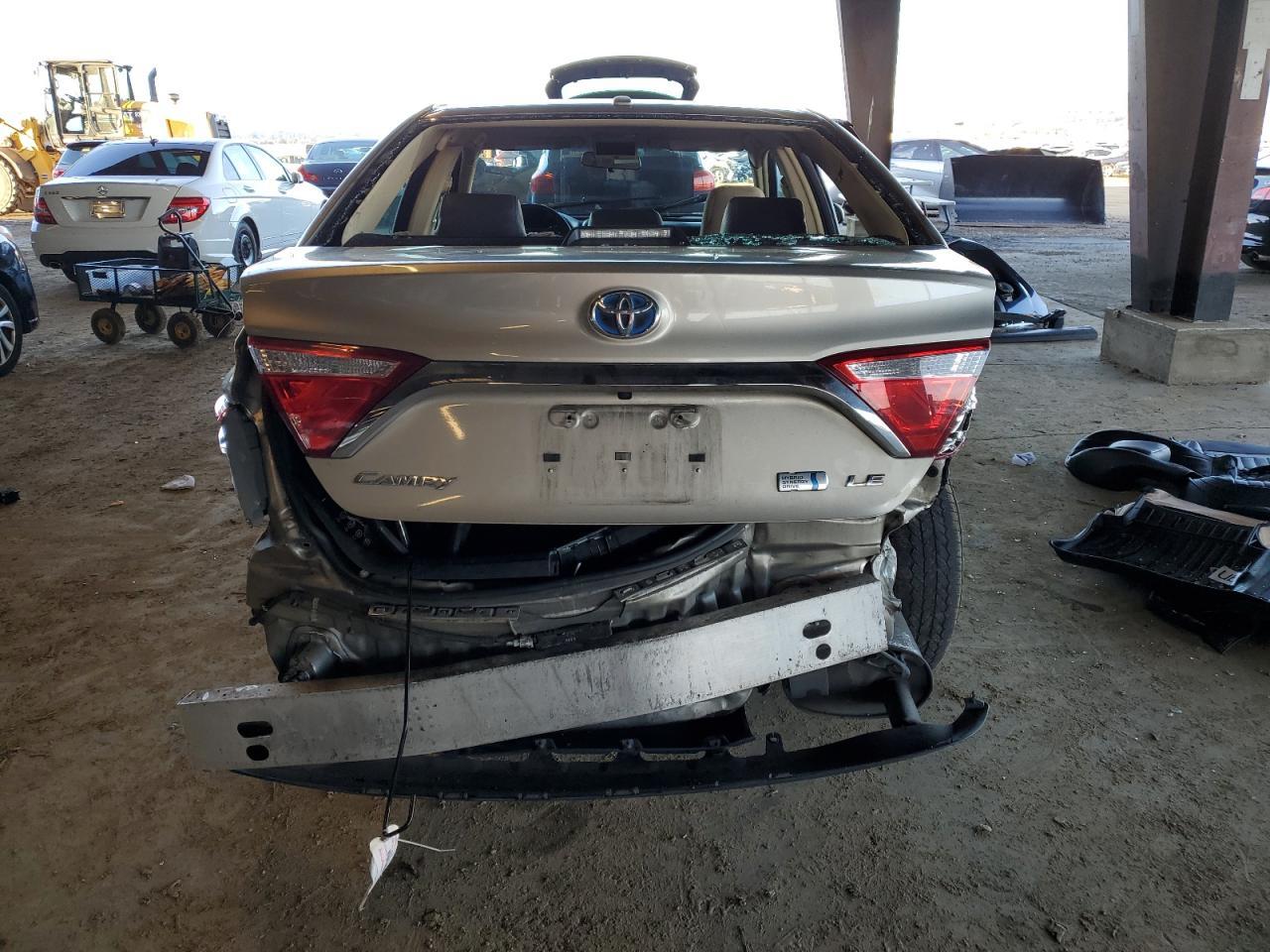 2017 Toyota Camry Hybrid - Image 6