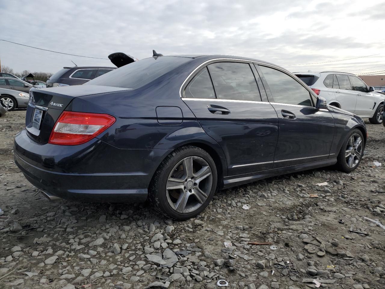 2011 Mercedes-Benz C 300 4Matic - Фото 3