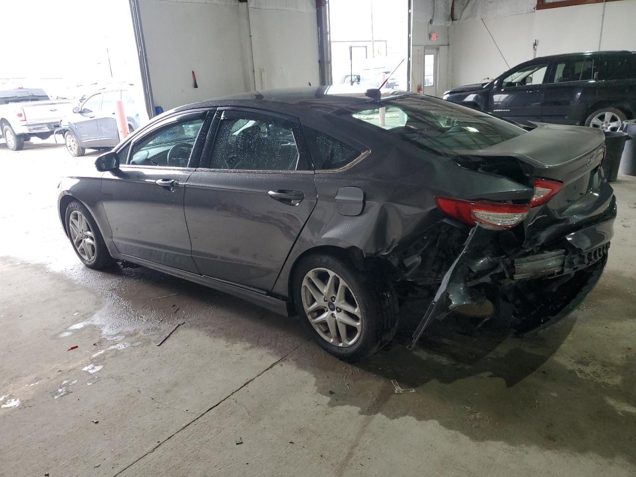 2016 Ford Fusion Se - Фото 2