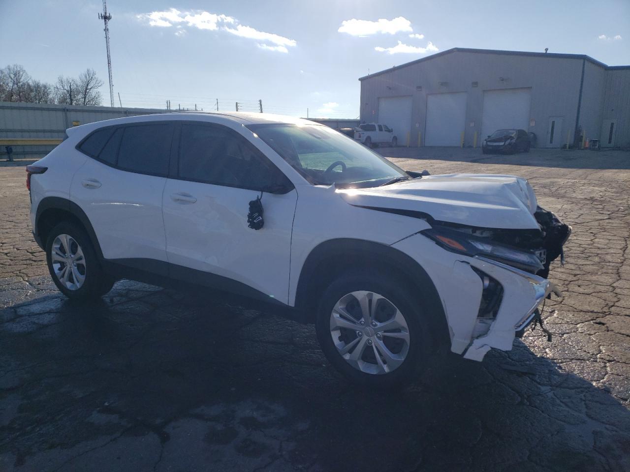 2024 Chevrolet Trax Ls - Фото 4