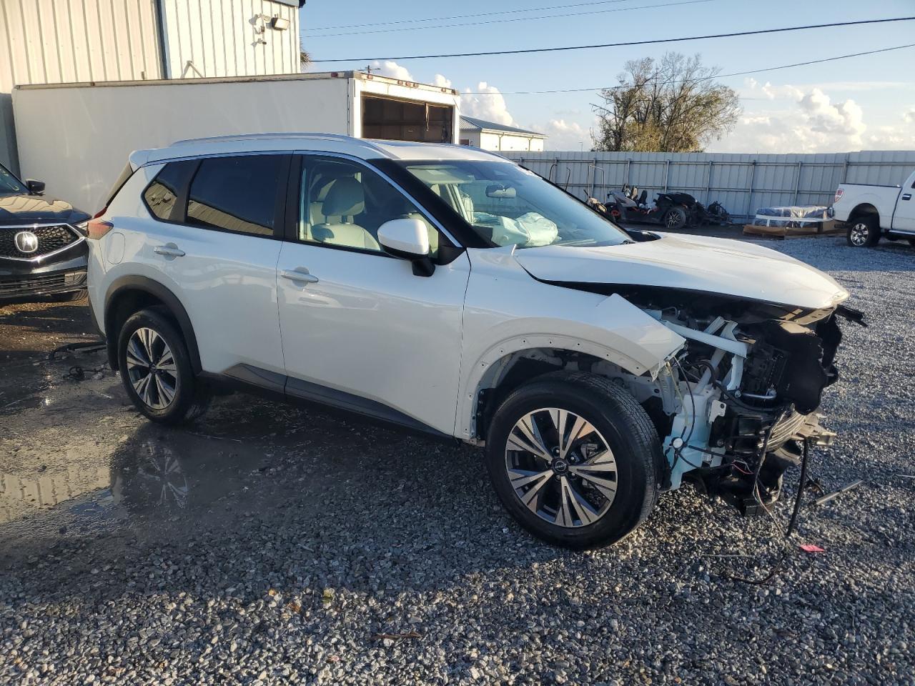 2023 Nissan Rogue Sv - Image 4