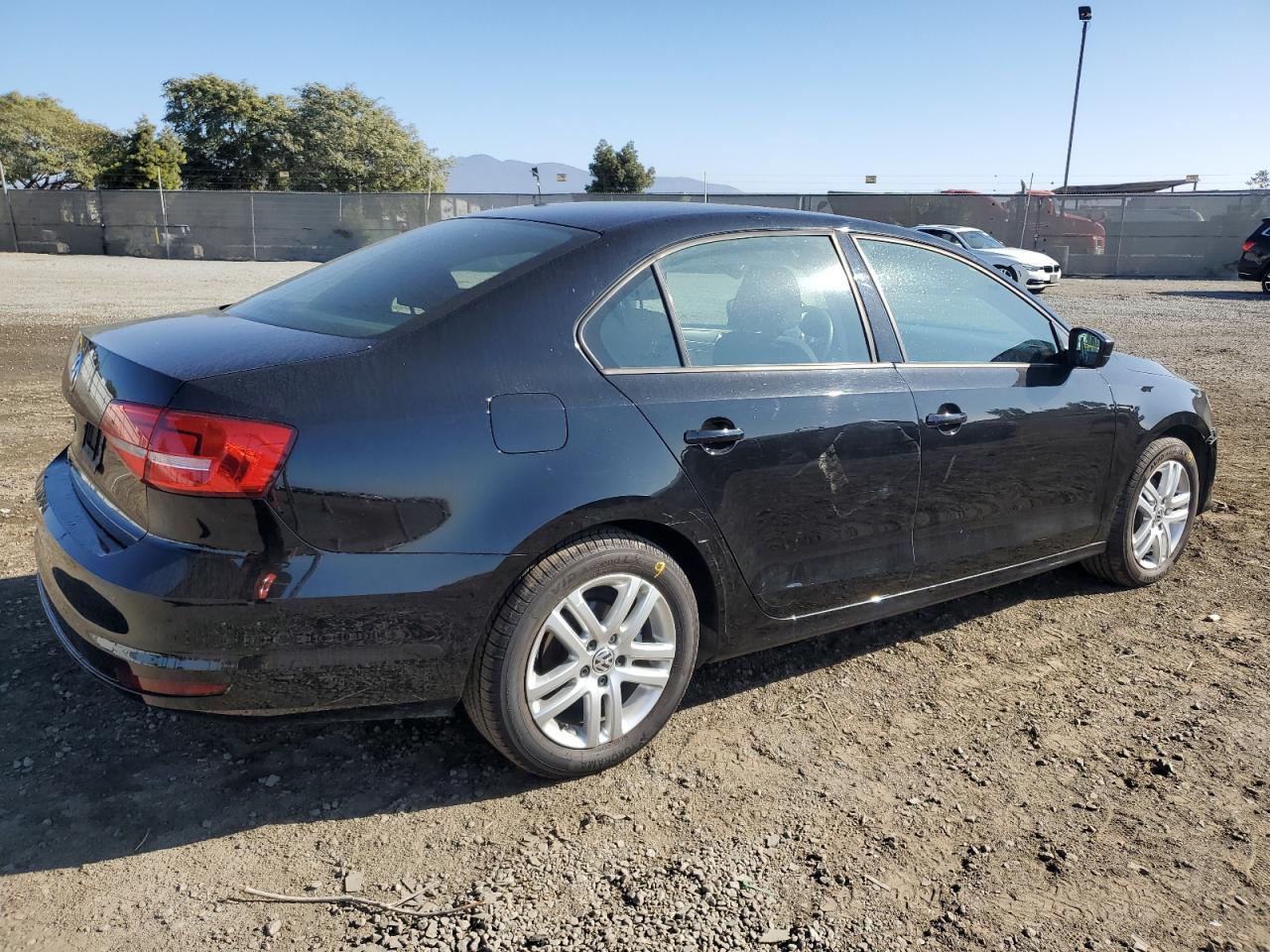 2015 Volkswagen Jetta Base - Фото 3