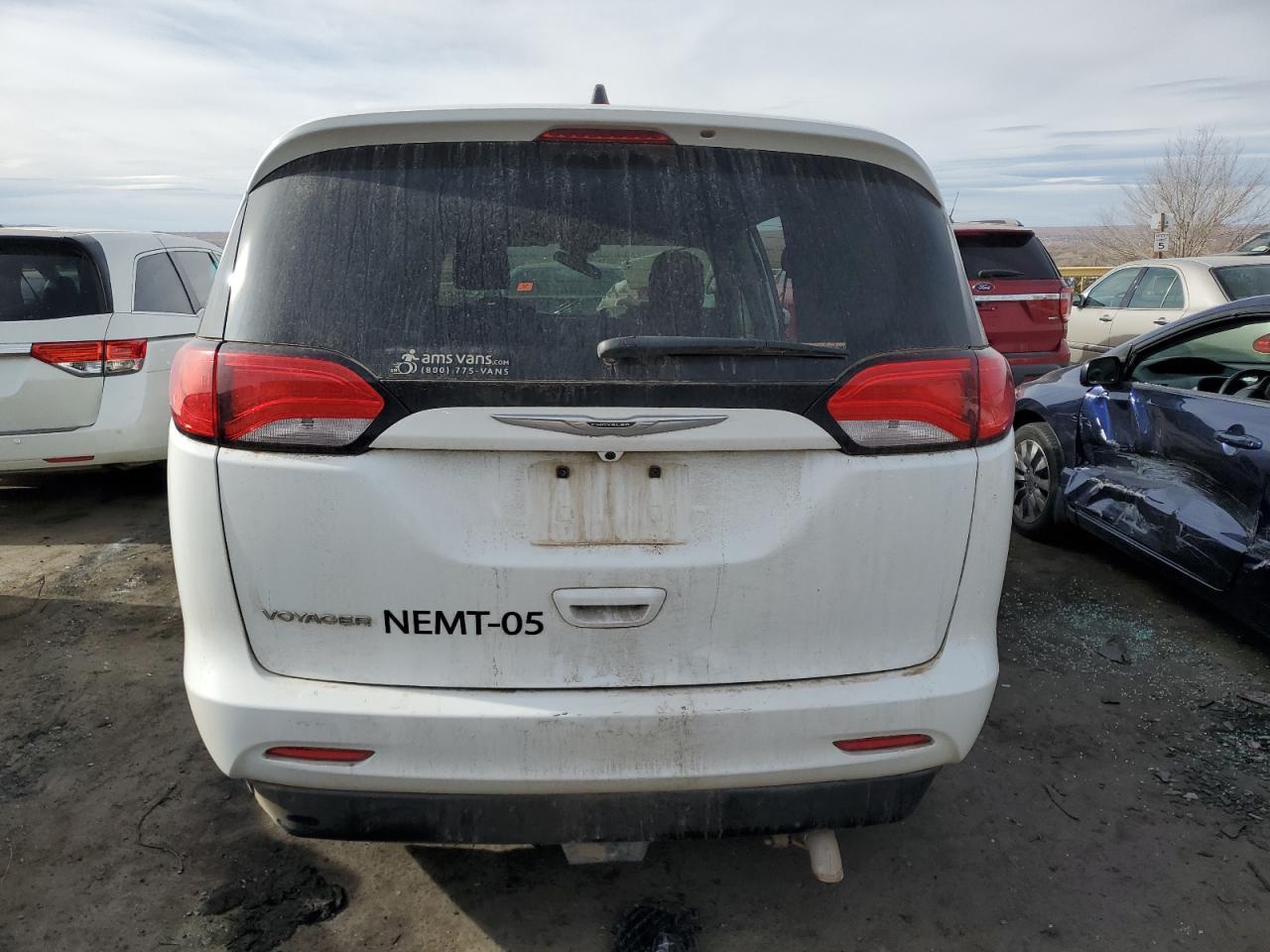 2022 Chrysler Voyager Lx - Фото 6