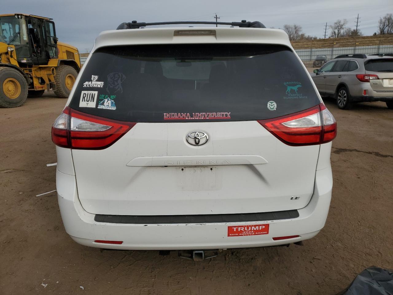 2015 Toyota Sienna Le - Image 6