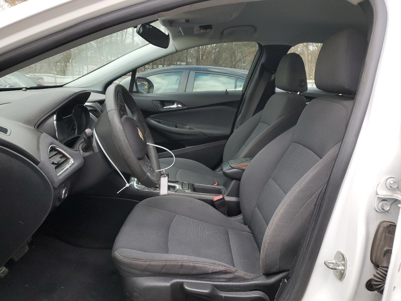 2019 Chevrolet Cruze - Image 7