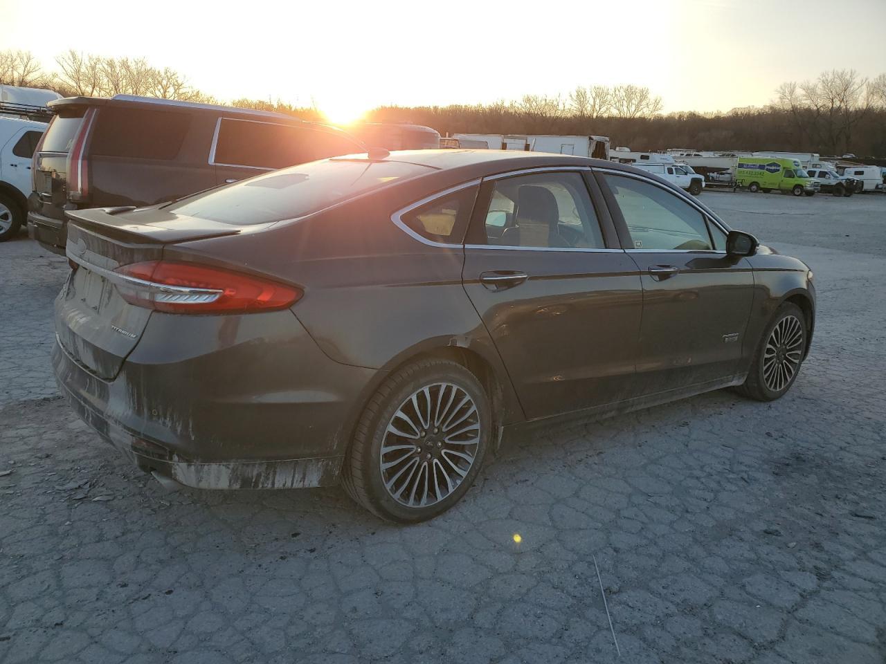 2017 Ford Fusion Titanium Phev - Фото 3