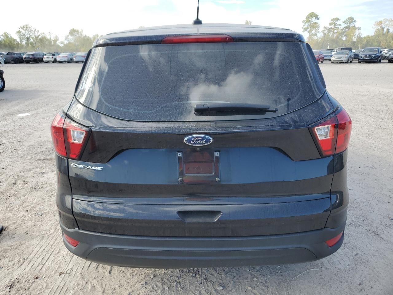 2019 Ford Escape S - Image 6
