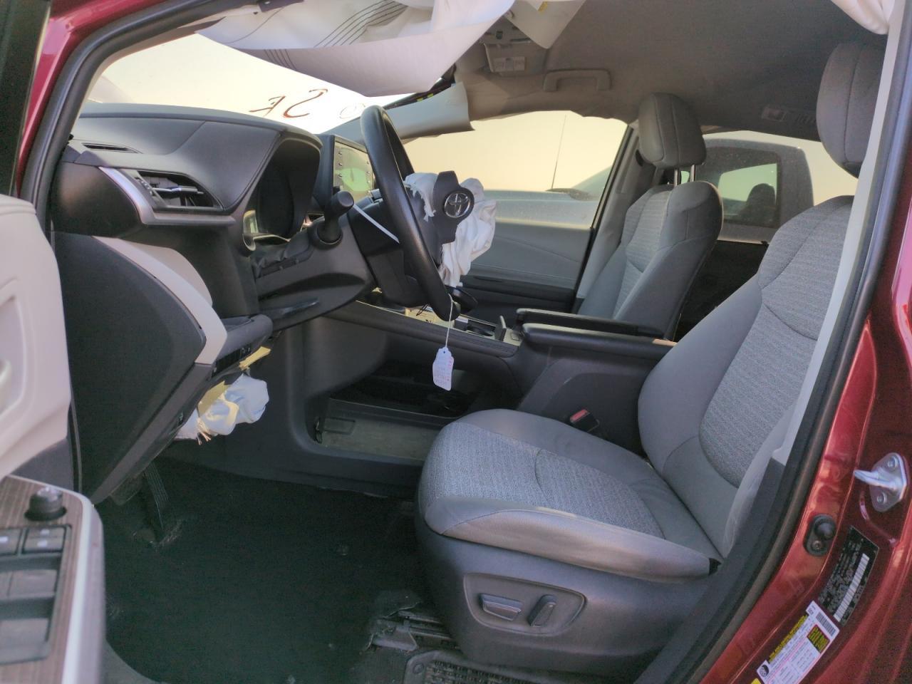 2021 Toyota Sienna Le - Фото 7