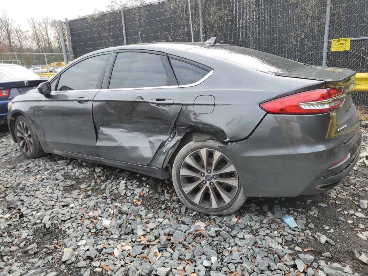 2019 Ford Fusion Se - Image 2