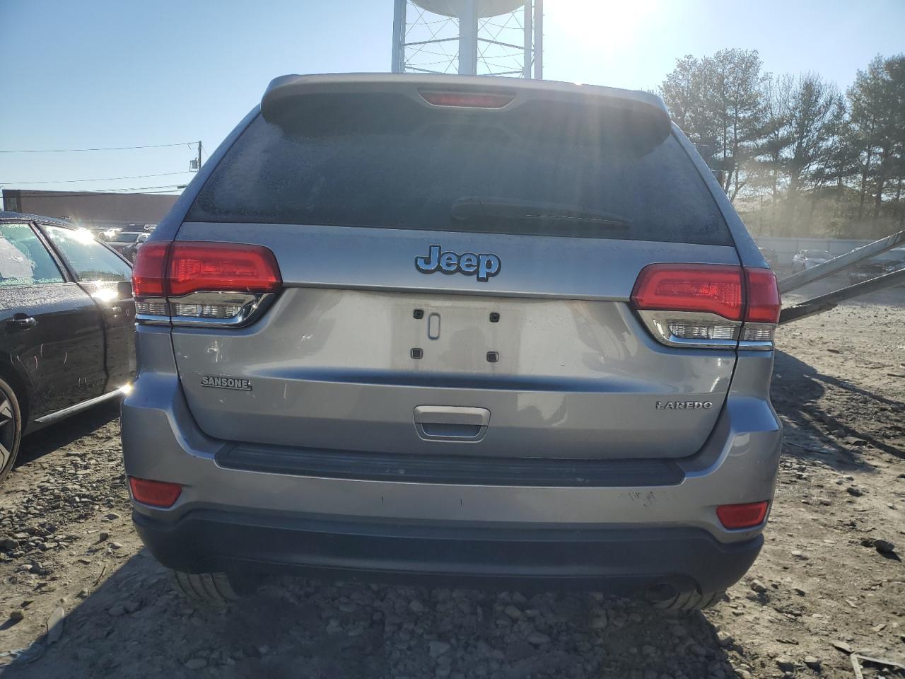 2015 Jeep Grand Cherokee Laredo - Image 6