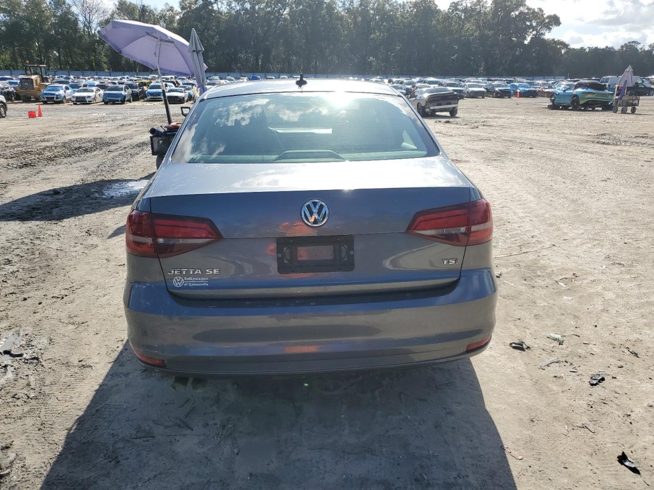 2017 Volkswagen Jetta Se - Image 6