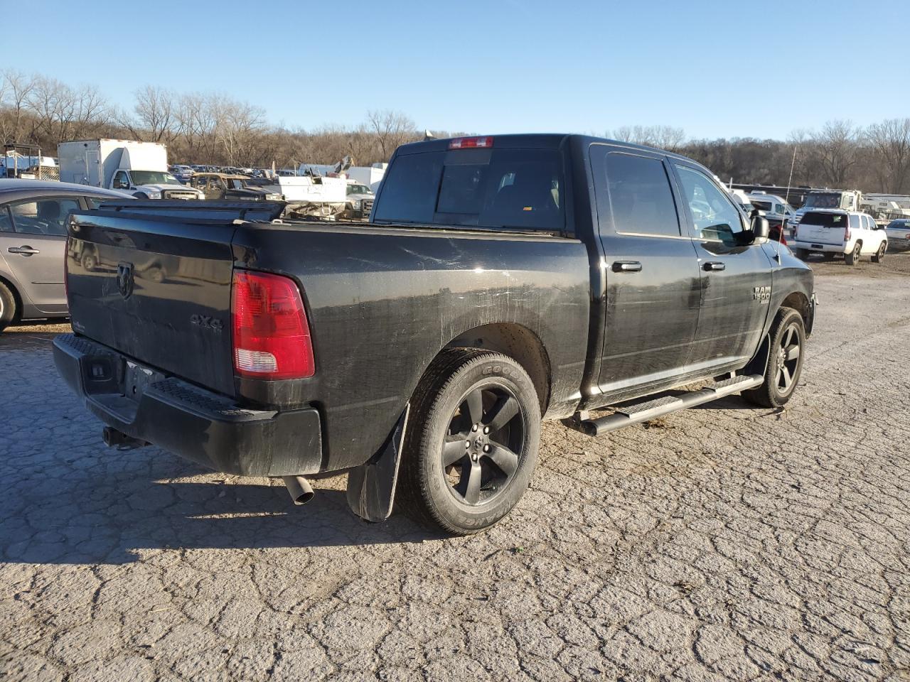 2019 Ram 1500 Classic Slt - Image 3