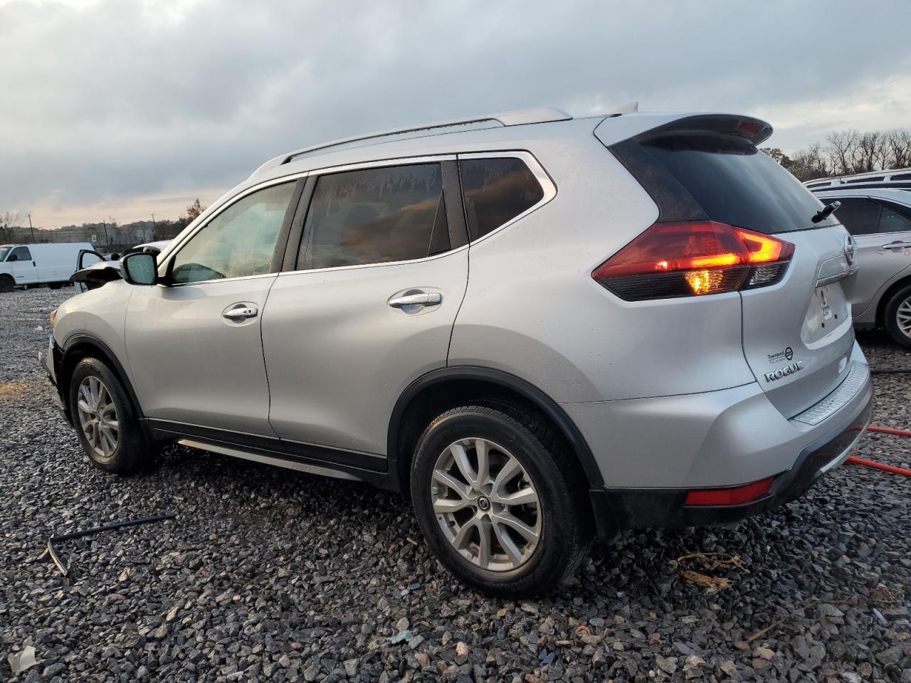 2018 Nissan Rogue S - Image 2