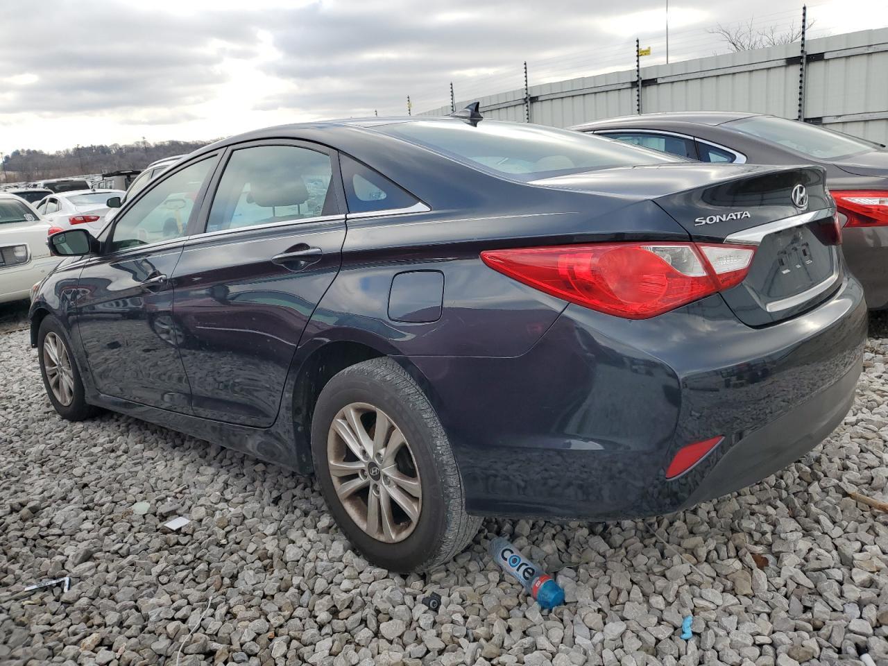 2014 Hyundai Sonata Gls - Image 2