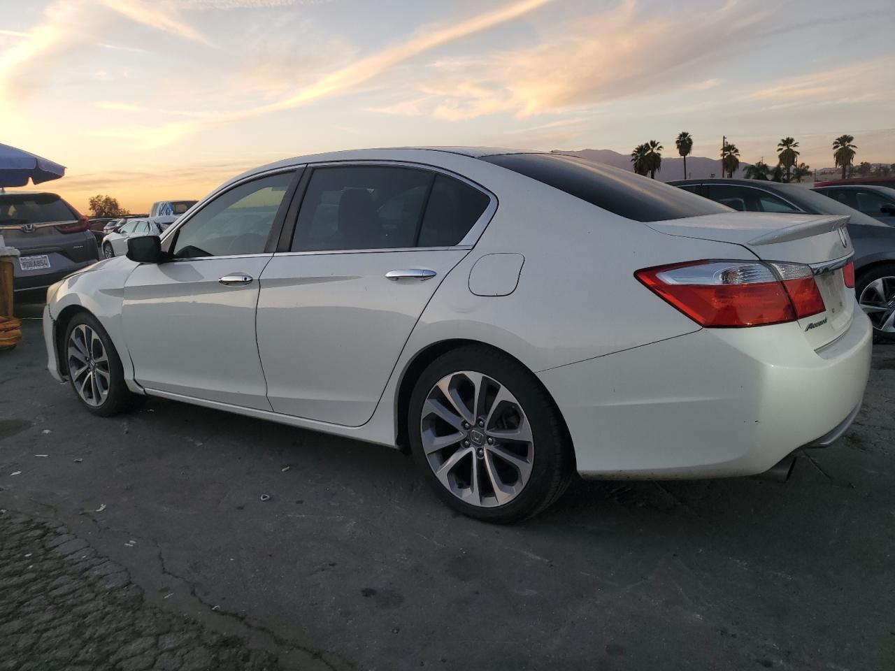 2014 Honda Accord Sport - Image 2