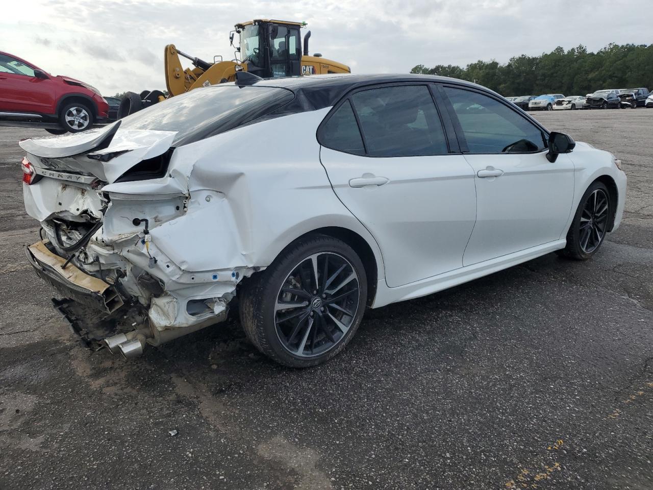 2020 Toyota Camry Xse - Фото 3