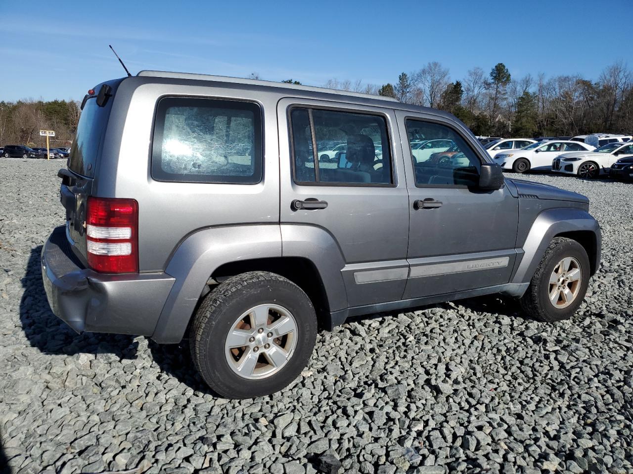2012 Jeep Liberty Sport - Фото 3
