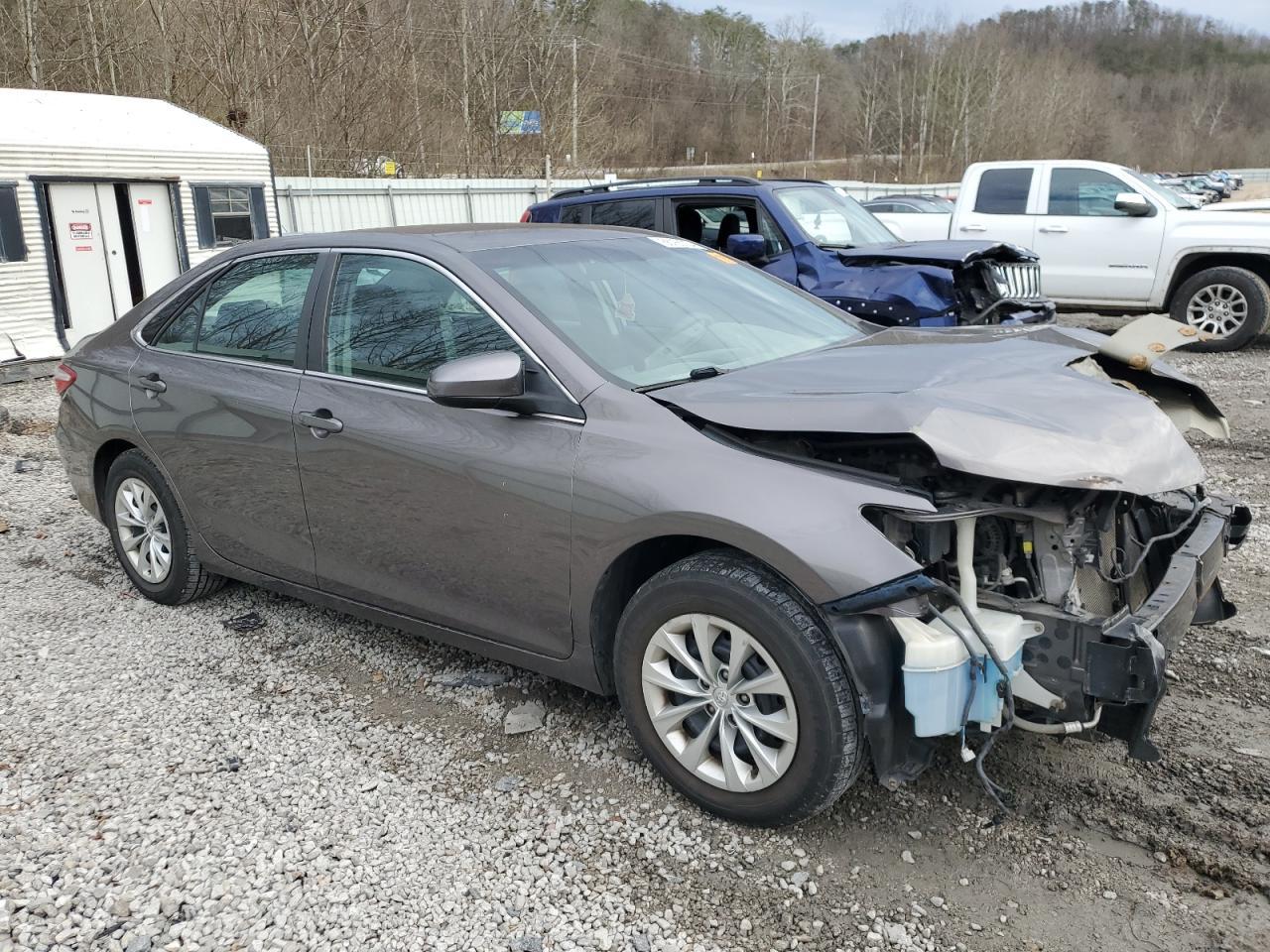 2015 Toyota Camry Le - Image 4