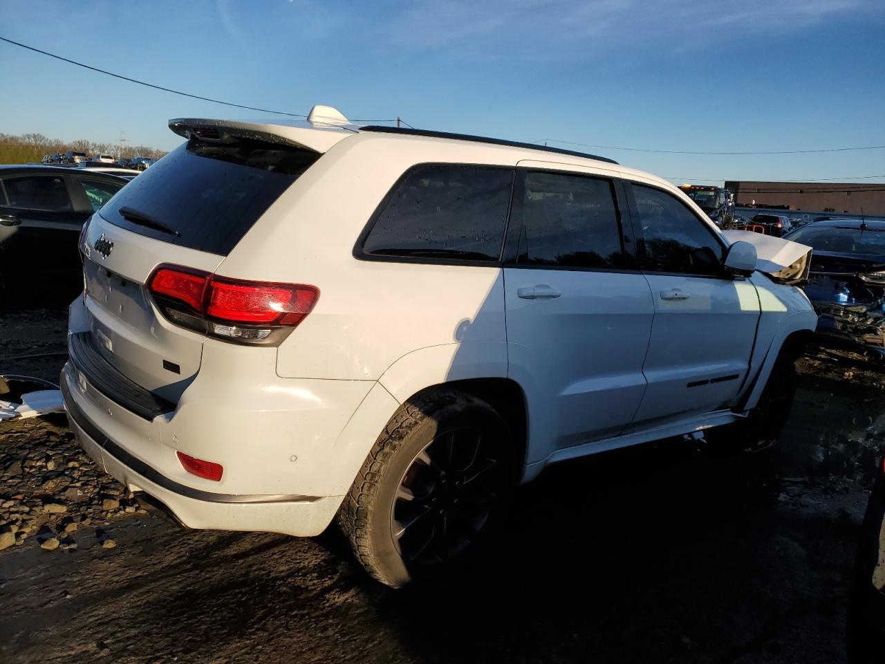 2021 Jeep Grand Cherokee Overland - Фото 3