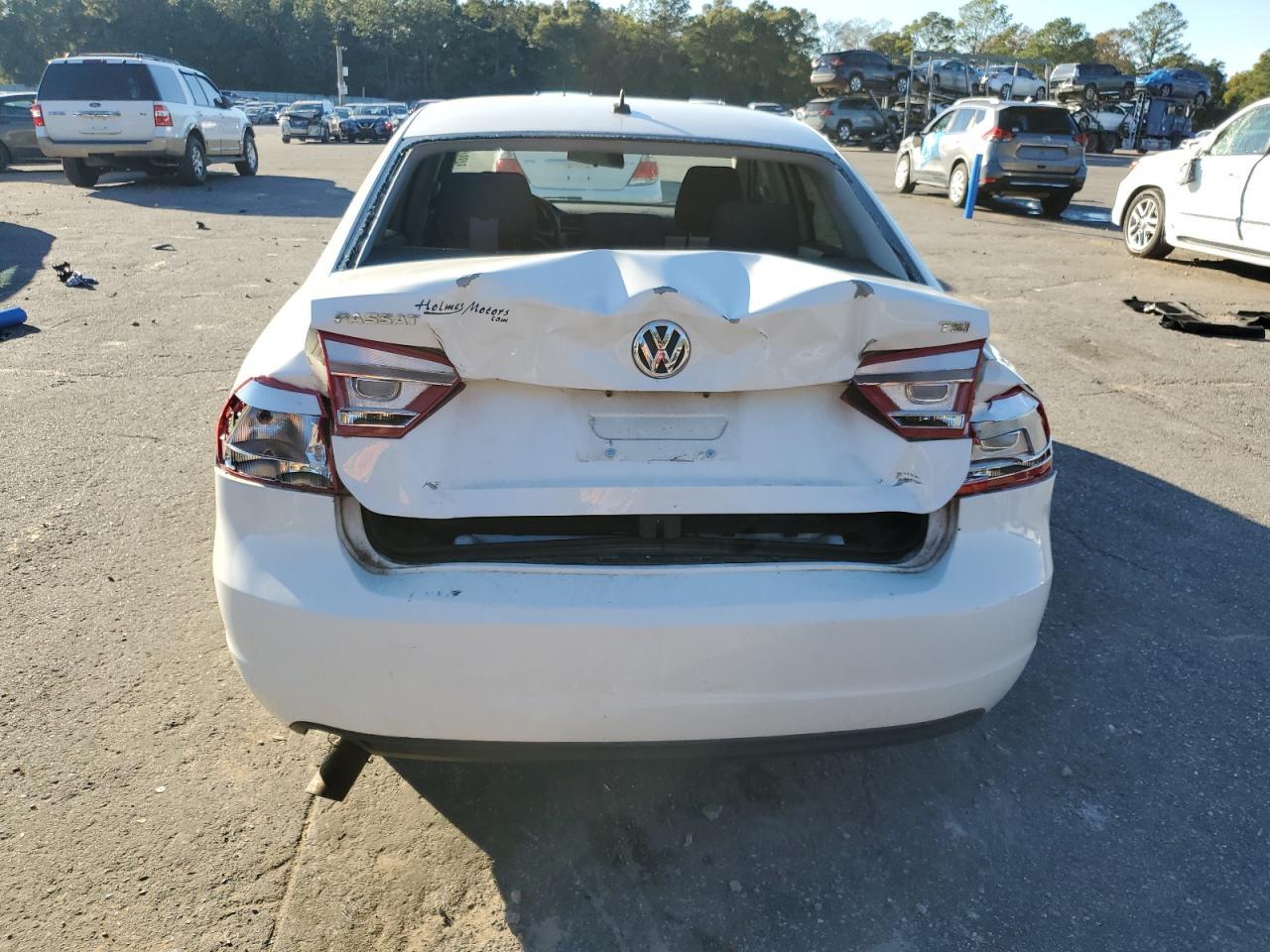 2015 Volkswagen Passat S - Image 6