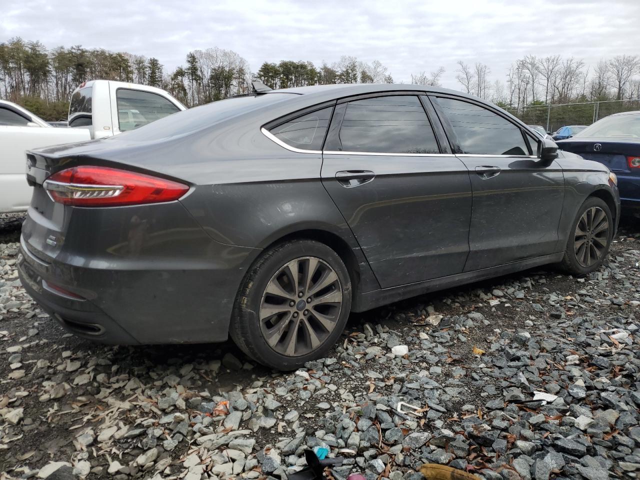 2019 Ford Fusion Se - Image 3