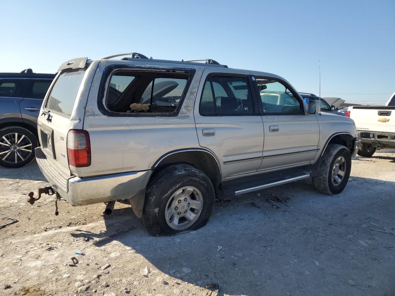 2000 Toyota 4Runner Sr5 - Image 3
