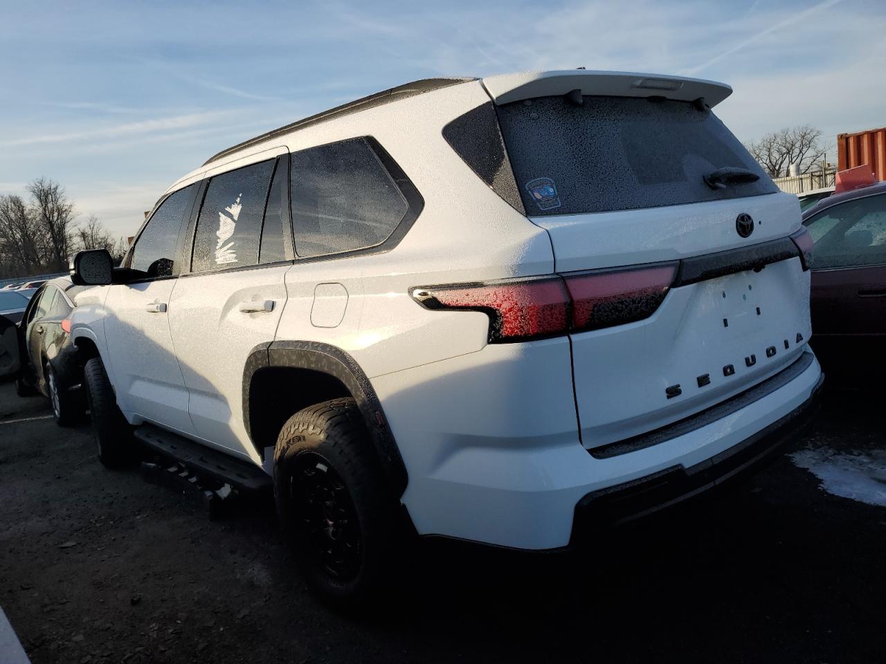 2024 Toyota Sequoia Sr5 - Фото 2