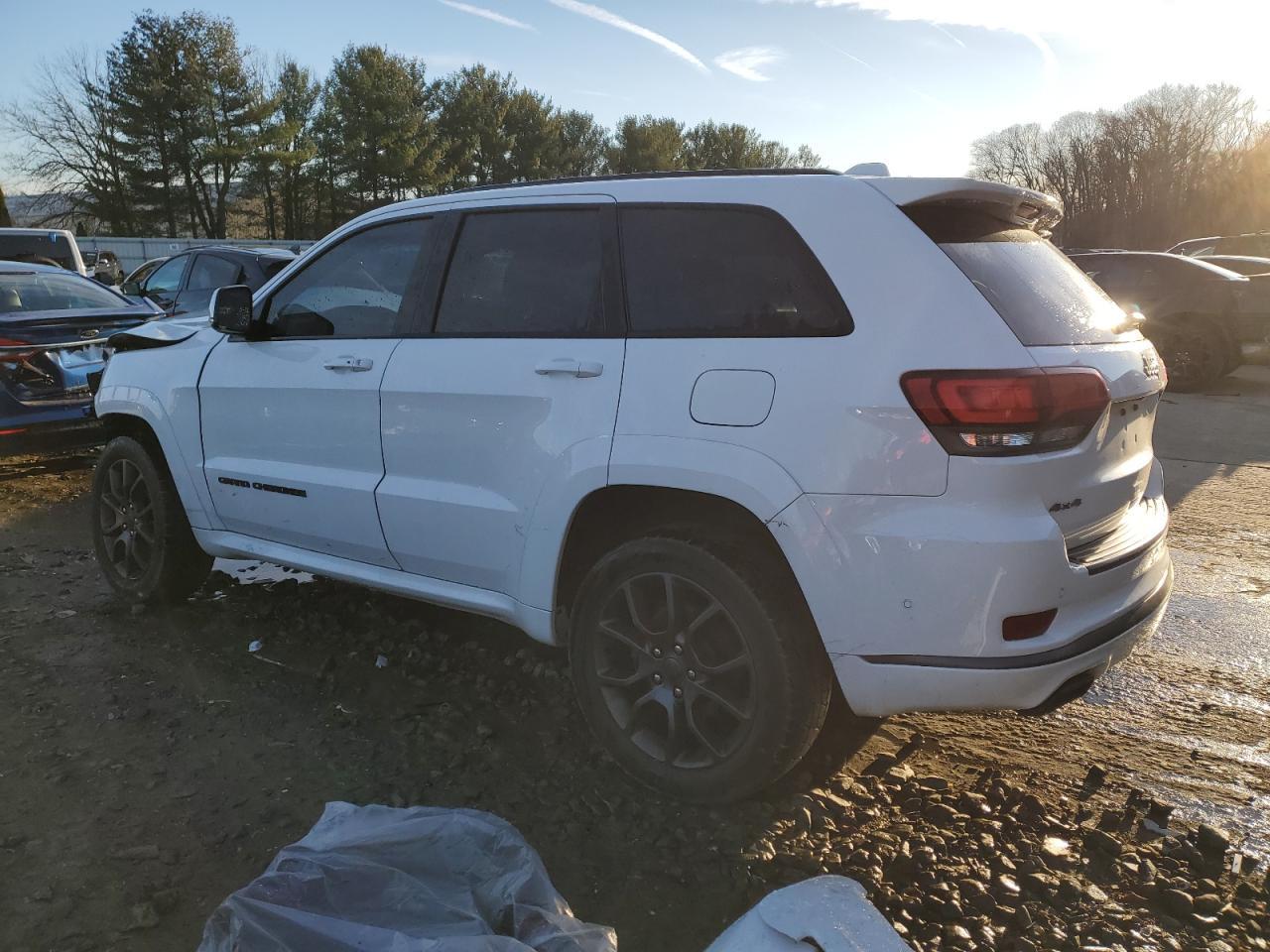 2021 Jeep Grand Cherokee Overland - Фото 2