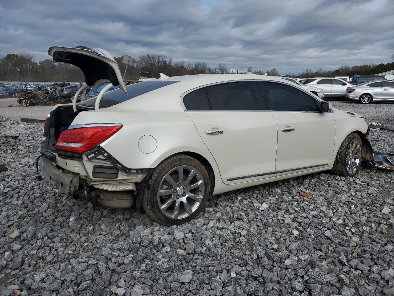 2014 Buick Lacrosse - Image 3