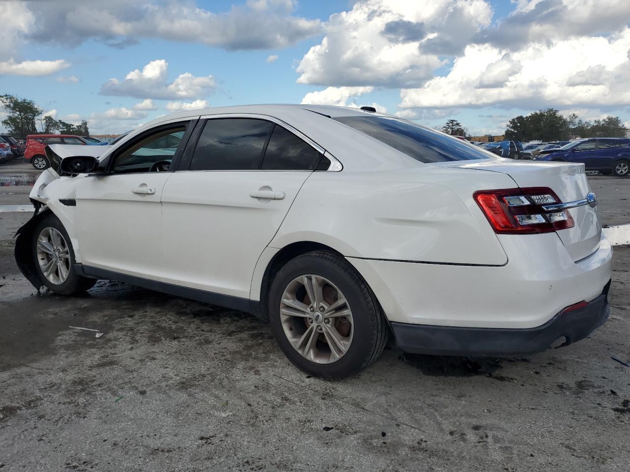 2018 Ford Taurus Sel - Image 2