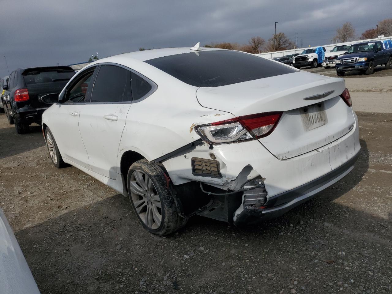 2015 Chrysler 200 Limited - Фото 2