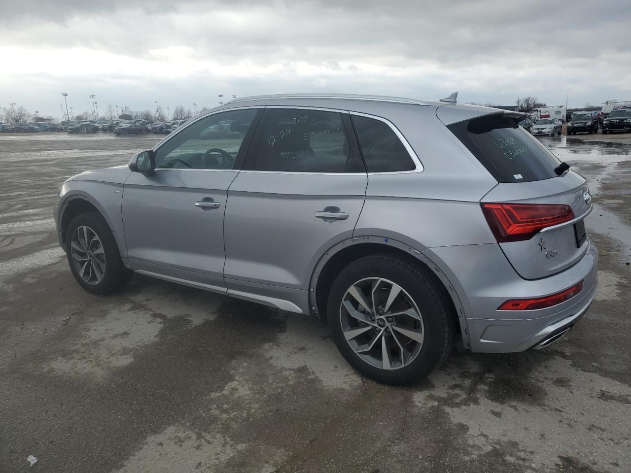 2022 Audi Q5 Premium Plus 45 - Фото 2