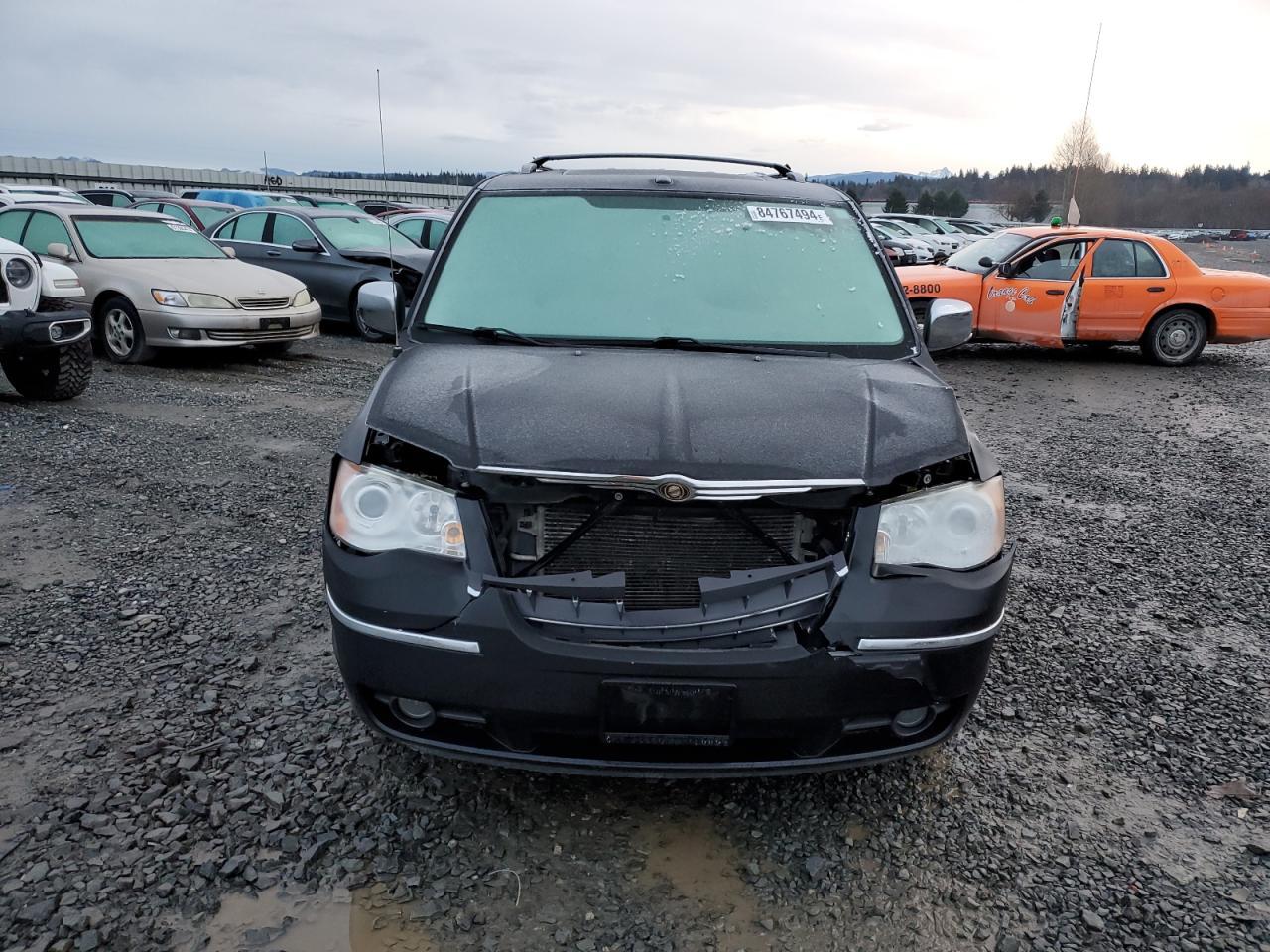 2008 Chrysler Town & Country Limited - Image 5