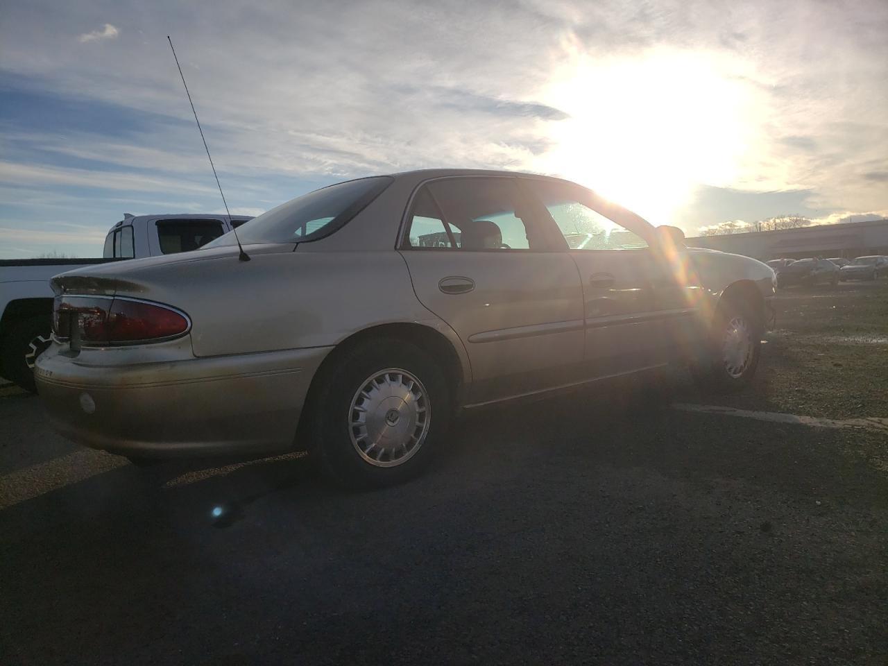 2005 Buick Century Custom - Фото 3