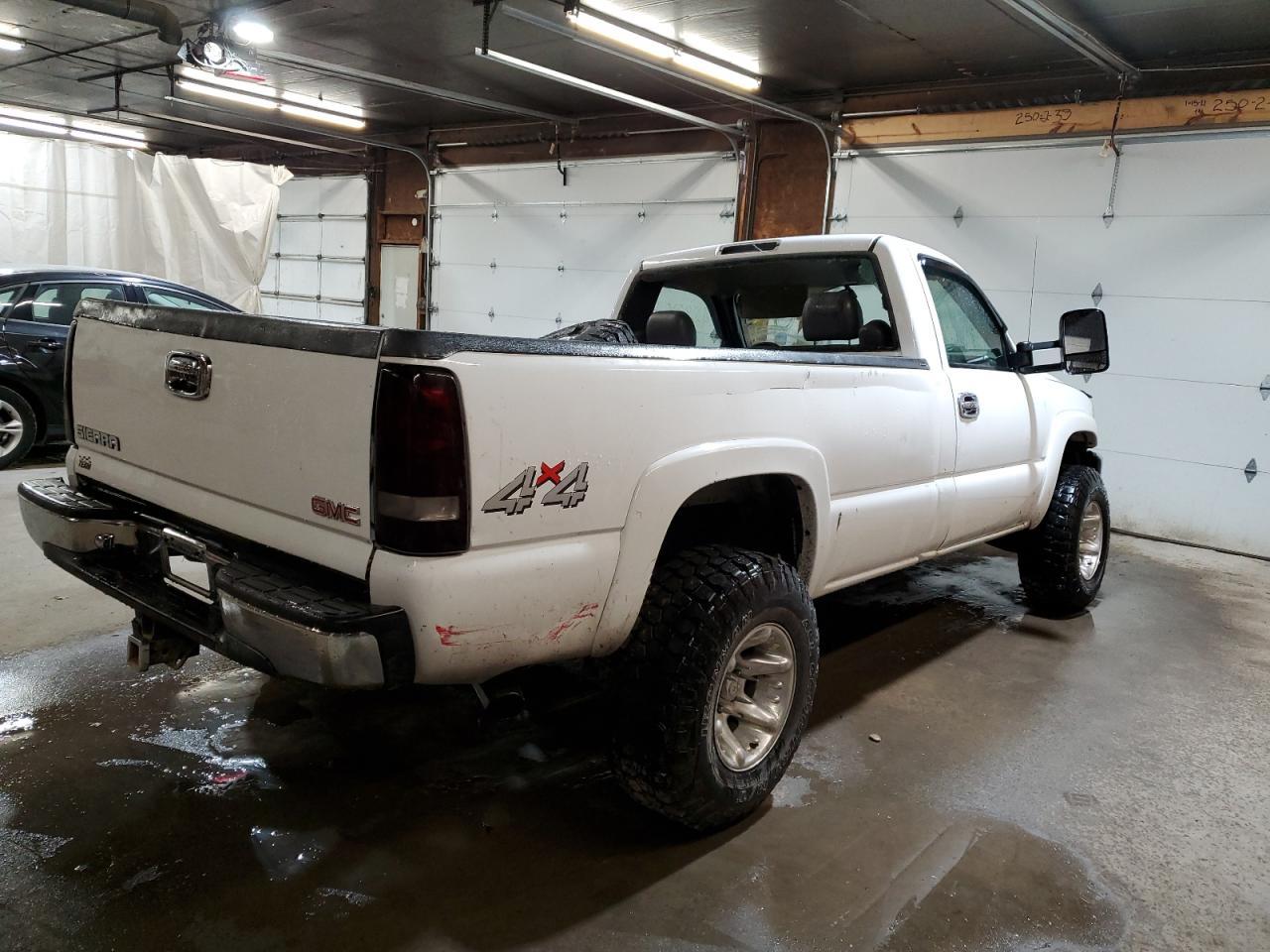 2004 GMC New Sierra K1500 - Фото 3